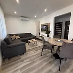 Royal Homes * Nesvady