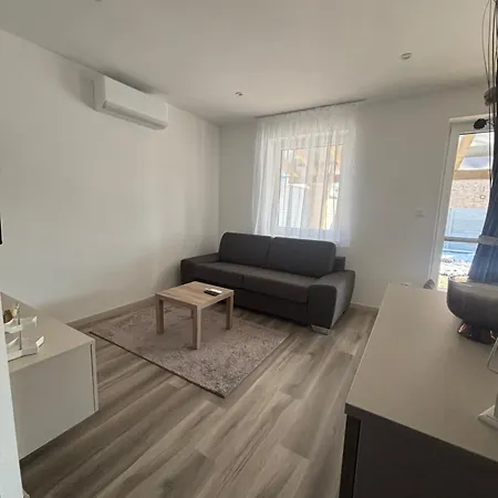 Royal Homes 아파트 *