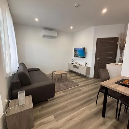 Apartman Royal Homes *