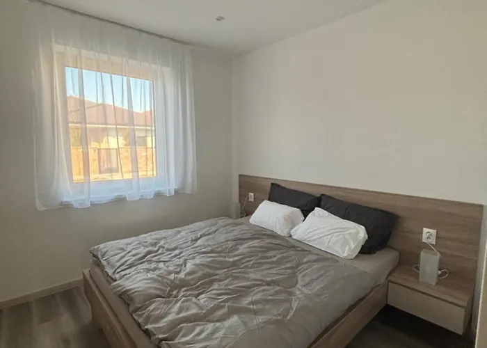 Royal Homes * Nesvady